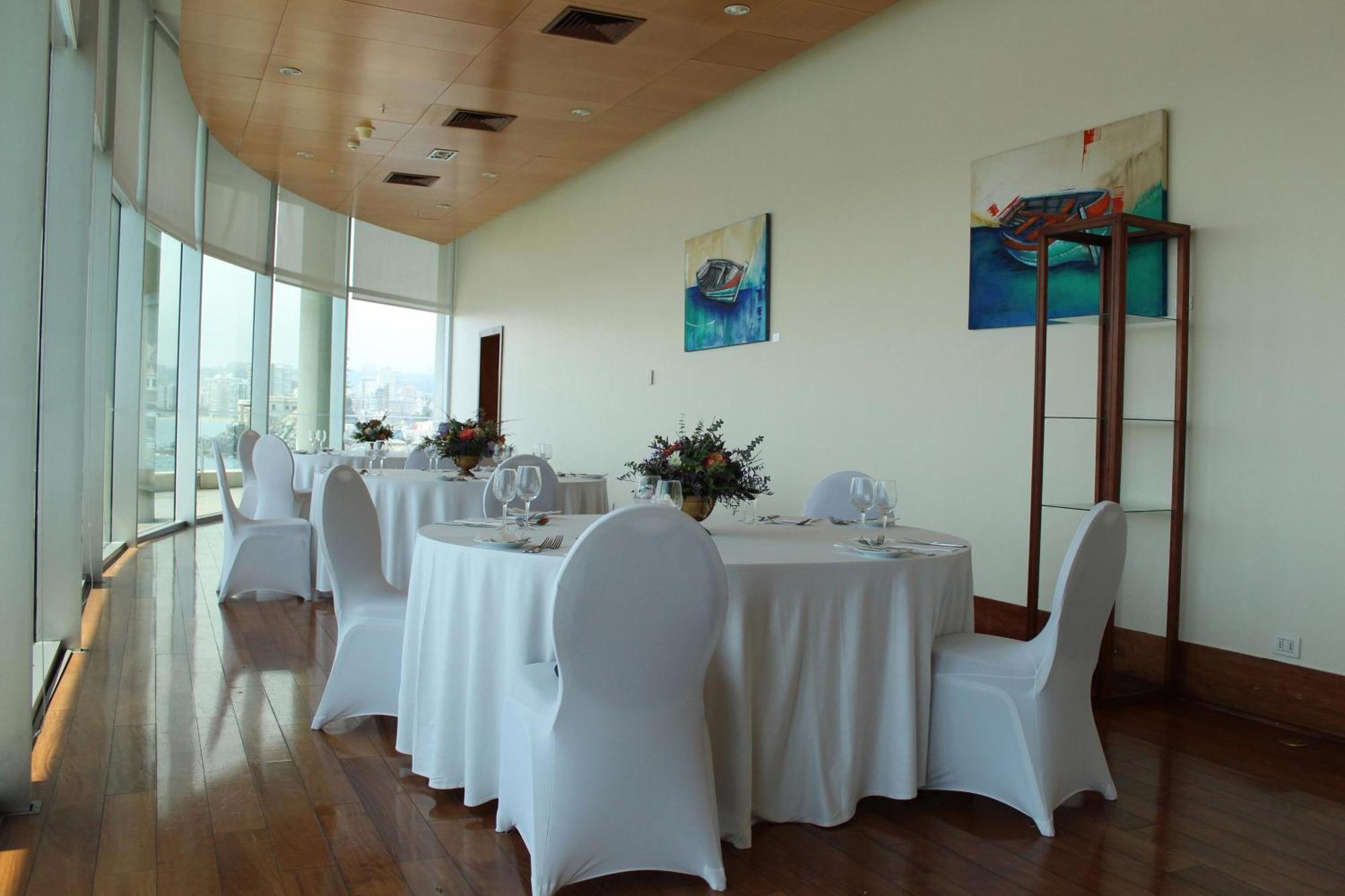 Sheraton Miramar Hotel & Convention Center Vina del Mar Exterior photo The Sky Bar