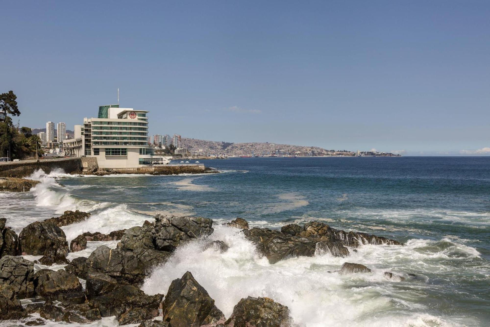 Sheraton Miramar Hotel & Convention Center Vina del Mar Exterior photo View of the coast of Vina del Mar.